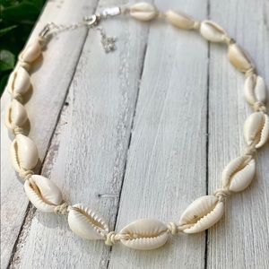 “Surfer girl” choker